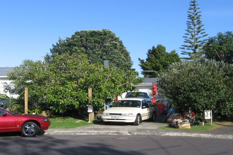 Photo of property in 8 Avalon Place, Glenfield, Auckland, 0629
