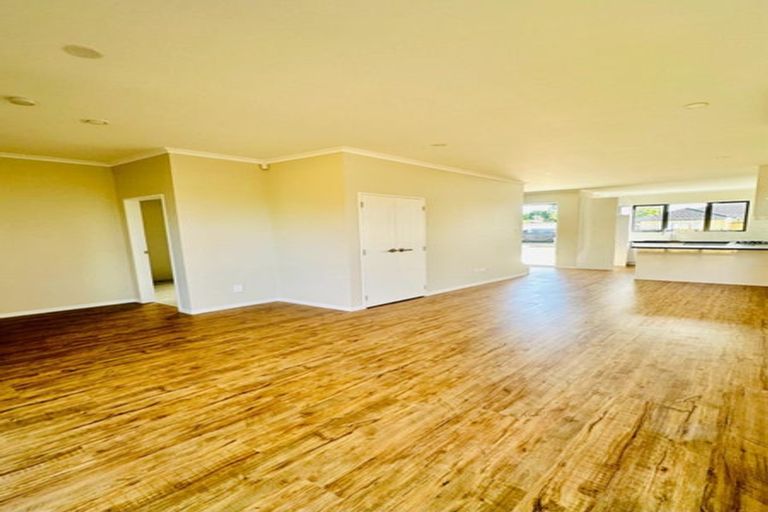 Photo of property in 1/2 Cameron Street, Papakura, 2110