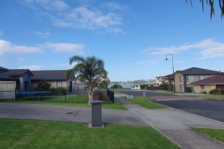 Photo of property in 61 Sunningdale Street, Wattle Downs, Auckland, 2103