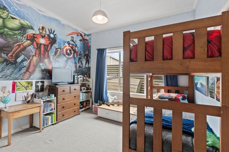 Photo of property in 20b Calgher Avenue, Waitara, 4320