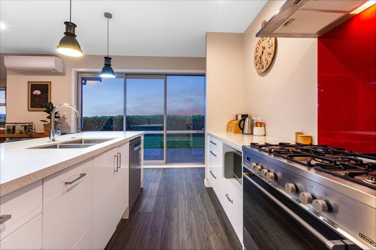 Photo of property in 87 Endeavour Drive, Whitby, Porirua, 5024