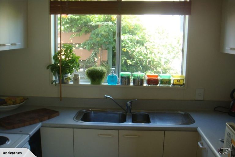 Photo of property in 2 Overtoun Terrace, Hataitai, Wellington, 6021