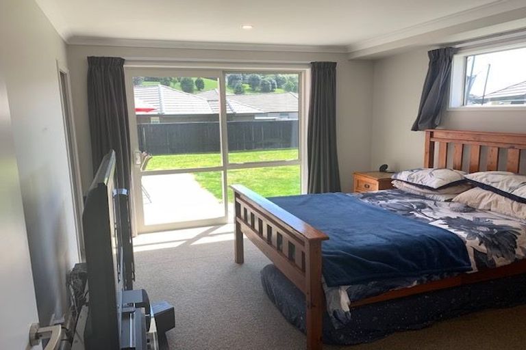 Photo of property in 2 Lakeside Terrace, Omokoroa, 3114