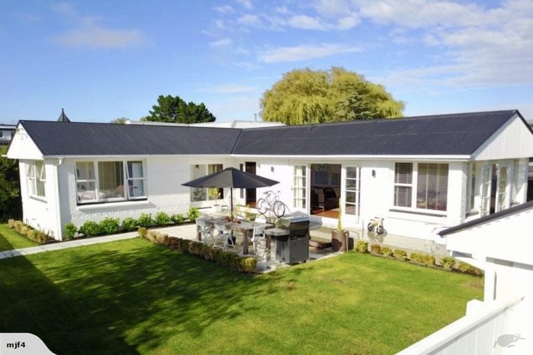 Photo of property in 141 Packe Street, Edgeware, Christchurch, 8013