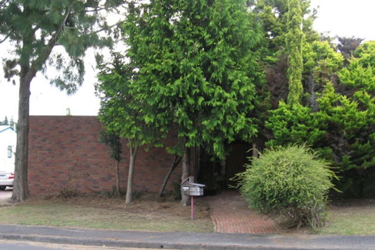 Photo of property in 41 Fitzherbert Avenue, West Harbour, Auckland, 0618