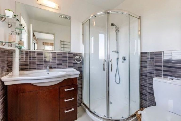 Photo of property in 6 Cityview Place, Massey, Auckland, 0614