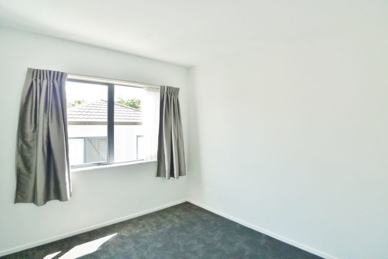 Photo of property in 28 Rakich Place, Henderson, Auckland, 0612