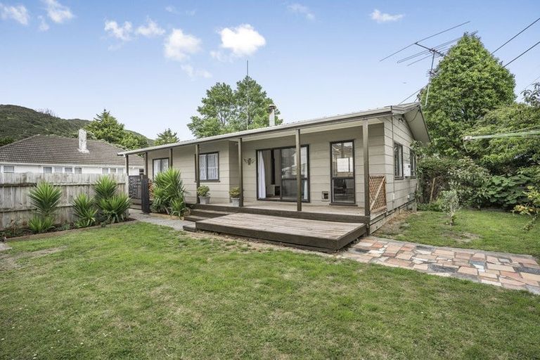 Photo of property in 2/1159 High Street, Taita, Lower Hutt, 5011