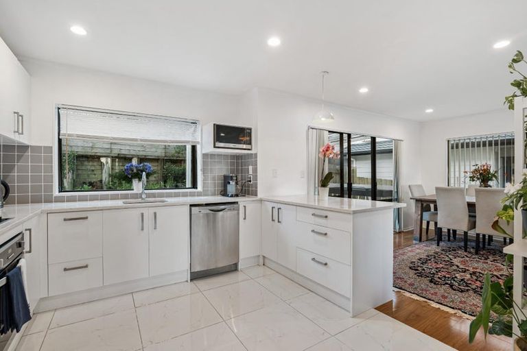 Photo of property in 88b West Harbour Drive, West Harbour, Auckland, 0618