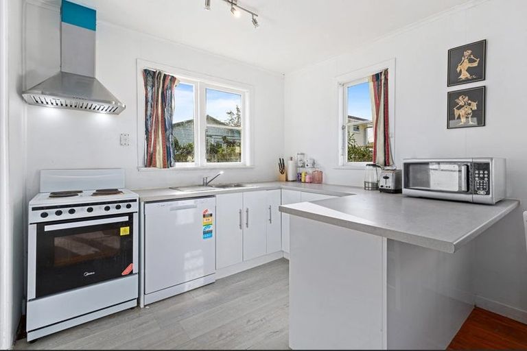 Photo of property in 210 Archers Road, Glenfield, Auckland, 0629