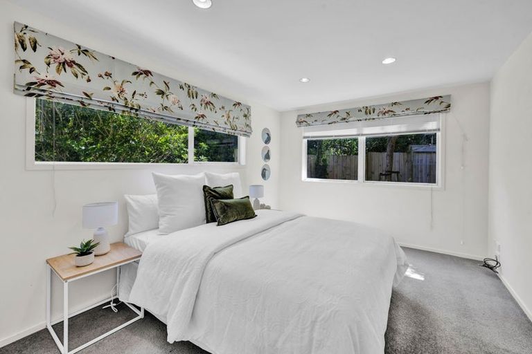 Photo of property in 11 Margaret Place, Merrilands, New Plymouth, 4312