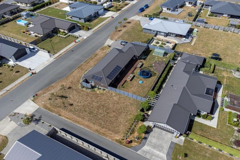 Photo of property in 1 Routhan Way, Carterton, 5713