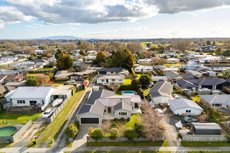 Photo of property in 82 Grey Street, Cambridge, 3434