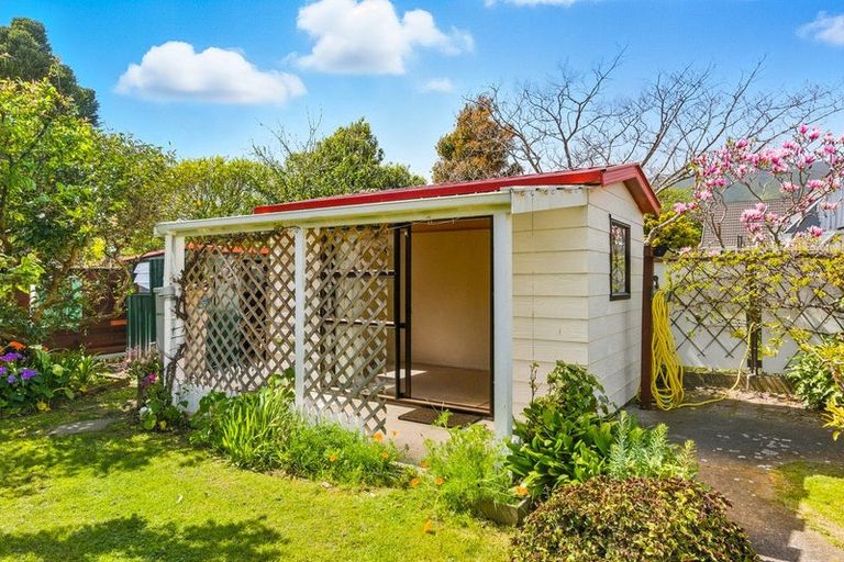 Photo of property in 51 Ngaio Road, Waikanae, 5036