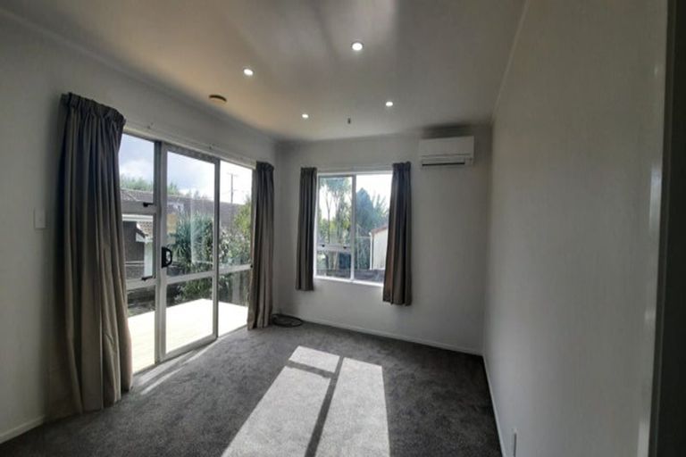 Photo of property in 85 Astley Avenue, New Lynn, Auckland, 0600