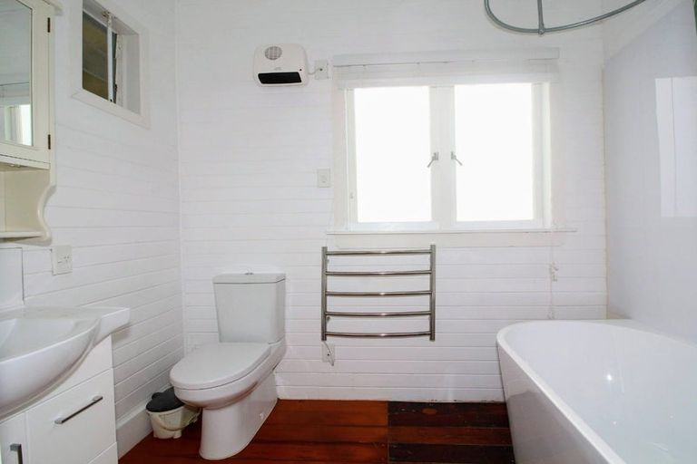 Photo of property in 21a Nile Road, Milford, Auckland, 0620