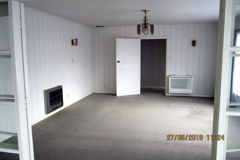 Photo of property in 16 Saint Edmund Crescent, Tawa, Wellington, 5028