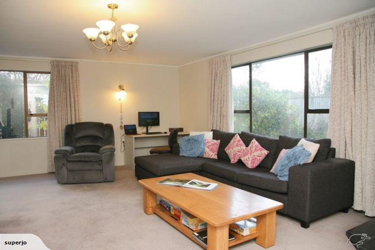 Photo of property in 10 Wedgewood Grove, Raumati Beach, Paraparaumu, 5032