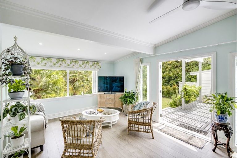 Photo of property in 3 Terrace Lane, Hospital Hill, Napier, 4110