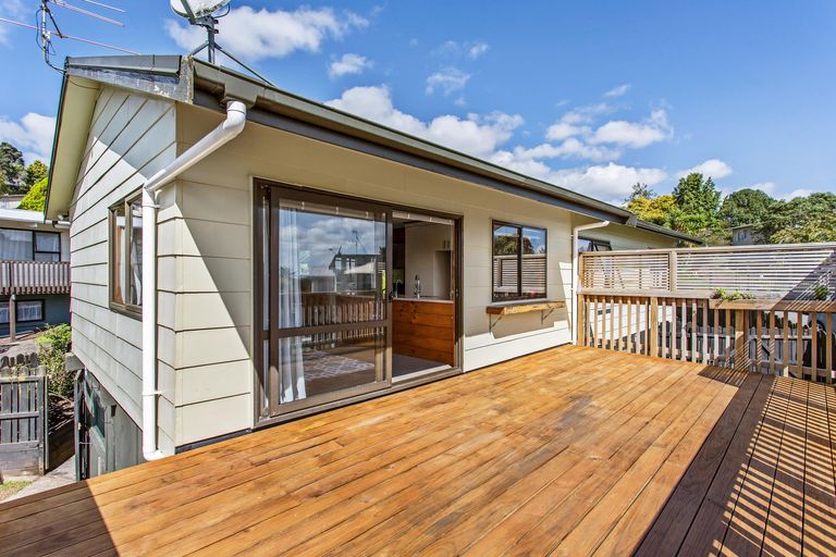 Photo of property in 23 Barberton Terrace, Red Hill, Papakura, 2110