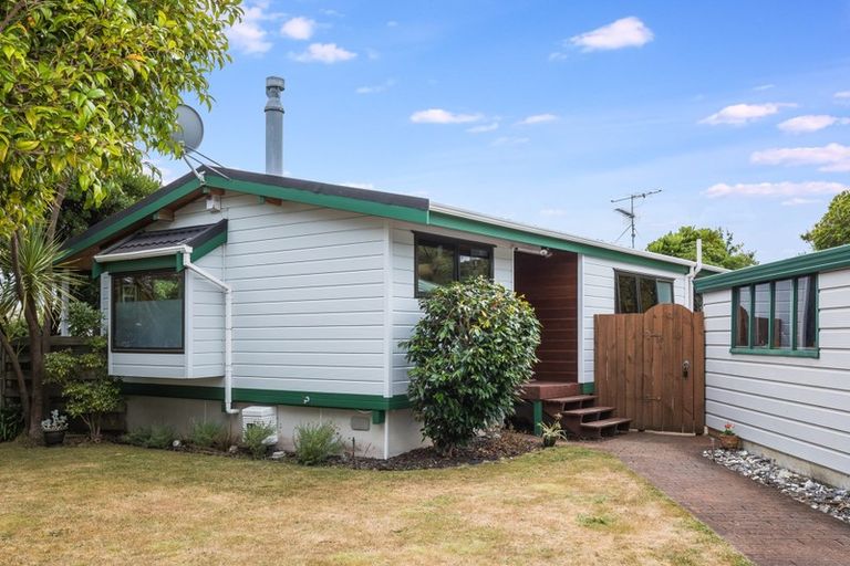 Photo of property in 15 James Cook Drive, Whitby, Porirua, 5024