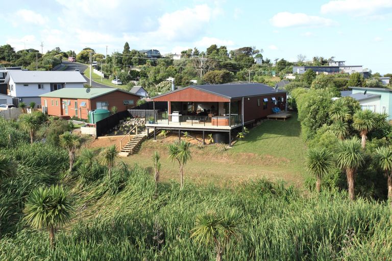 Photo of property in 18 Simon Road, Raglan, 3225