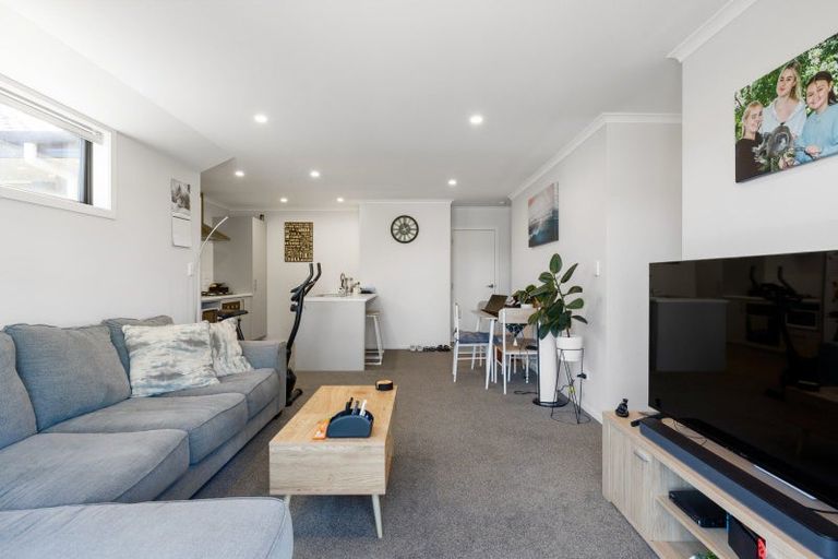 Photo of property in 2/15 Mabian Crescent, Deanwell, Hamilton, 3206