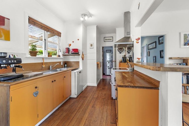 Photo of property in 24 Tannadyce Street, Strathmore Park, Wellington, 6022