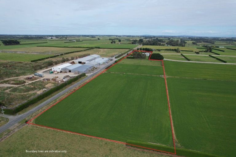 Photo of property in 1048 Lochiel-branxholme Road, Branxholme, Invercargill, 9874