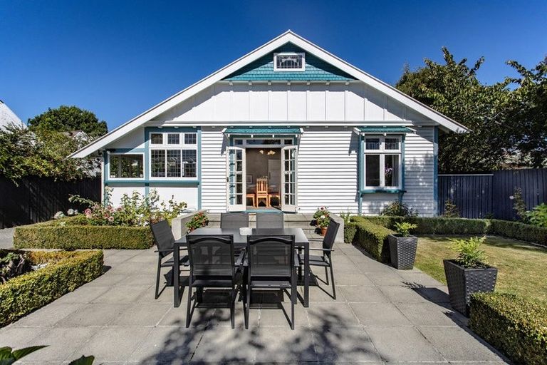 Photo of property in 98 Knowles Street, St Albans, Christchurch, 8052