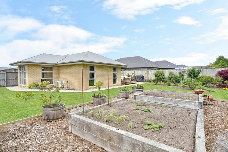 Photo of property in 27 Carmichael Street, Rangiora, 7400