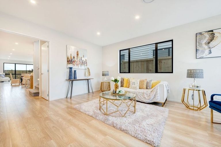 Photo of property in 60 Tir Conaill Avenue, Flat Bush, Auckland, 2019