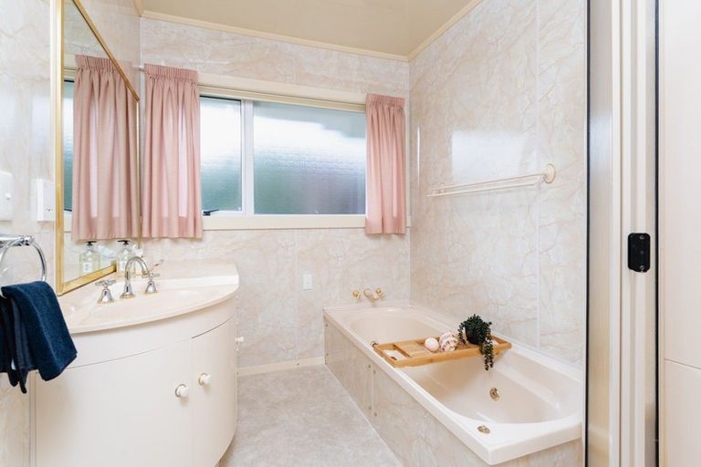 Photo of property in 8 Jason Street, Helensburgh, Dunedin, 9010