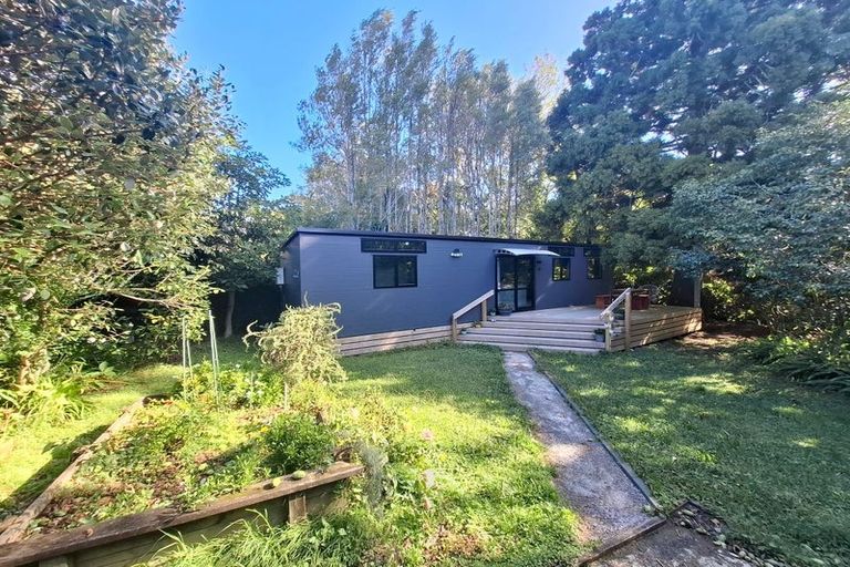 Photo of property in 9a Beaumont Crescent, Frankleigh Park, New Plymouth, 4310