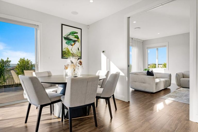 Photo of property in 33 Te Oneroa Way, Long Bay, Auckland, 0630