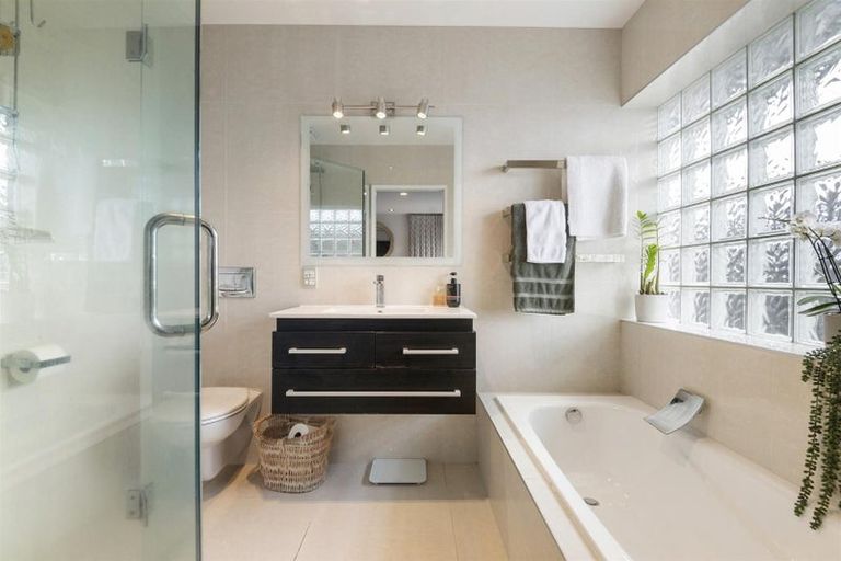 Photo of property in 48 Park Rise, Campbells Bay, Auckland, 0630