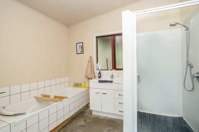 Photo of property in 944 Mangatarere Valley Road, West Taratahi, Carterton, 5791