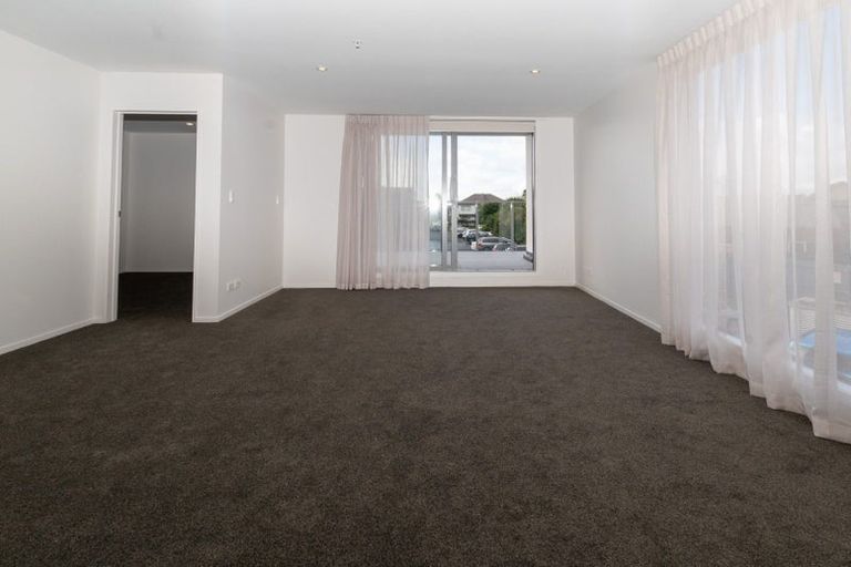 Photo of property in Bella Vista, 1g/84 Gunner Drive, Te Atatu Peninsula, Auckland, 0610