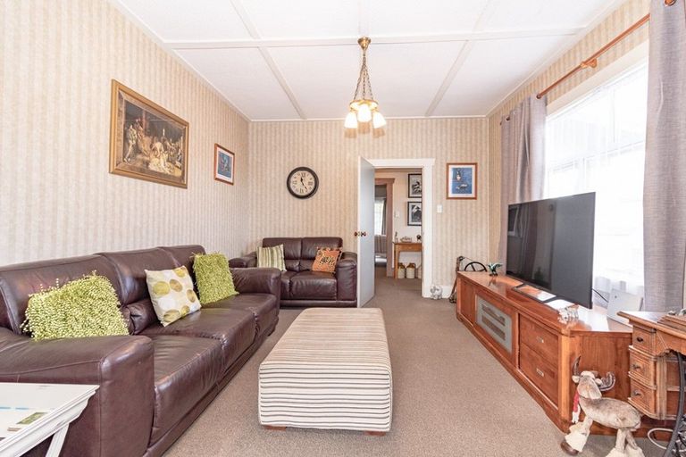 Photo of property in 12 Central Avenue, Gonville, Whanganui, 4501