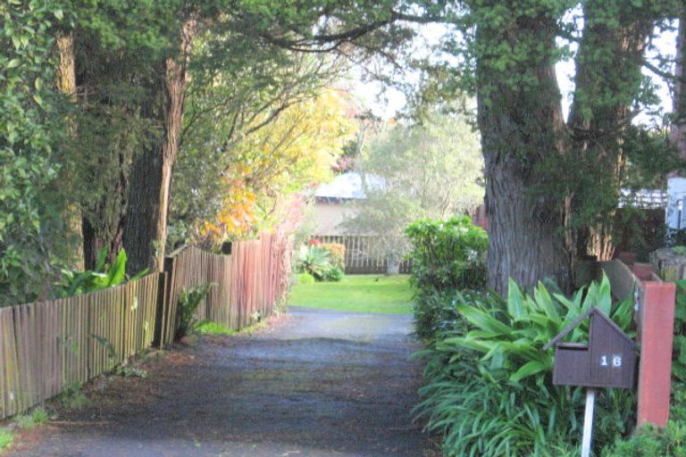 Photo of property in 16 Freshney Place, Hillpark, Auckland, 2102