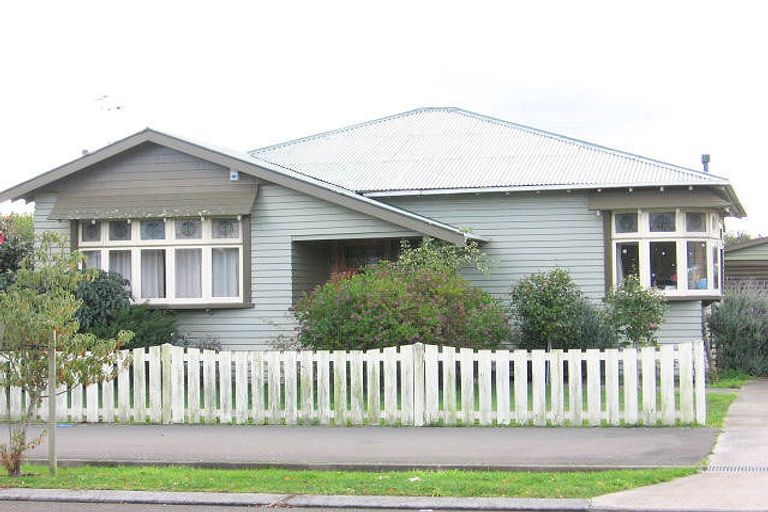 Photo of property in 21 Frederick Street, Terrace End, Palmerston North, 4410