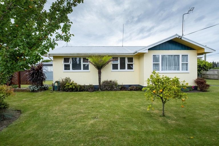 Photo of property in 581 Main North Road, Bay View, Napier, 4104