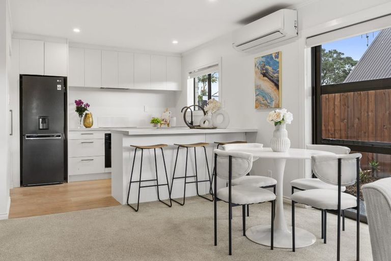 Photo of property in 1/16 Riverside Road, Orewa, 0931