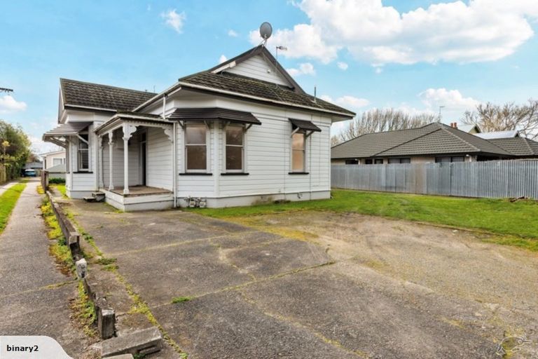 Photo of property in 393 College Street, Hokowhitu, Palmerston North, 4410