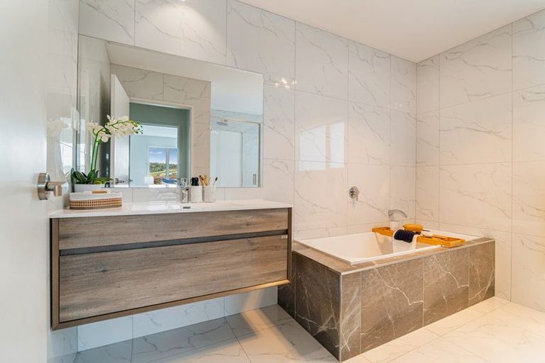 Photo of property in 28 Bine Crescent, Orewa, 0931