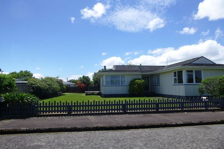Photo of property in 2 Maire Street, Pahiatua, 4910