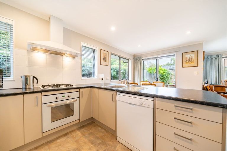 Photo of property in 2/32 Marion Street, Silverstream, Upper Hutt, 5019