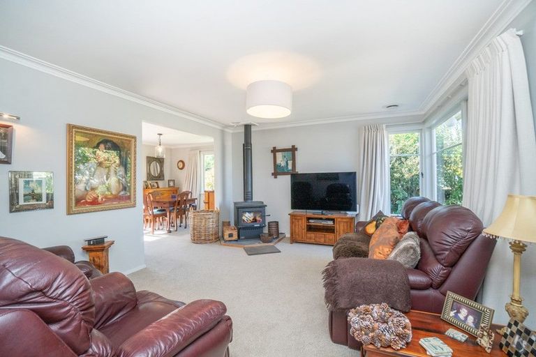 Photo of property in 4 Brett Place, Takaro, Palmerston North, 4412