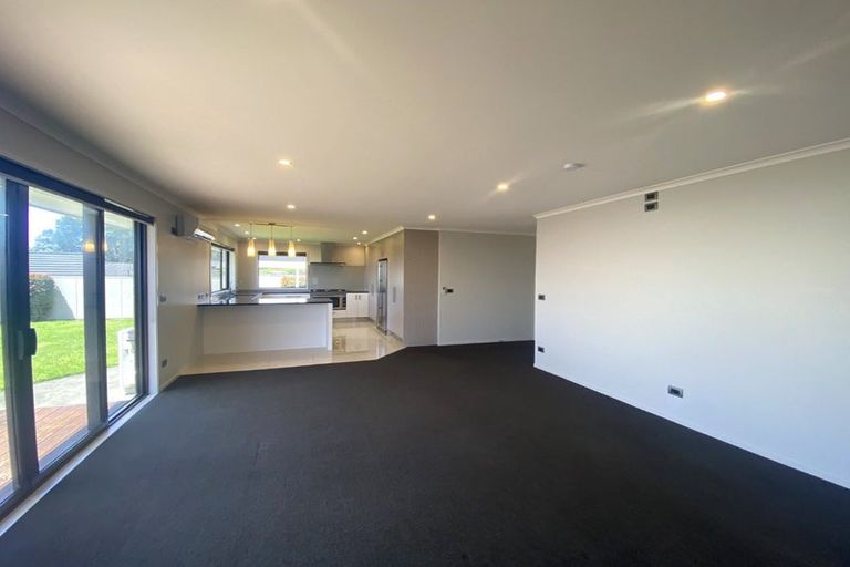 Photo of property in 51 Alberta Road, Glen Avon, New Plymouth, 4312