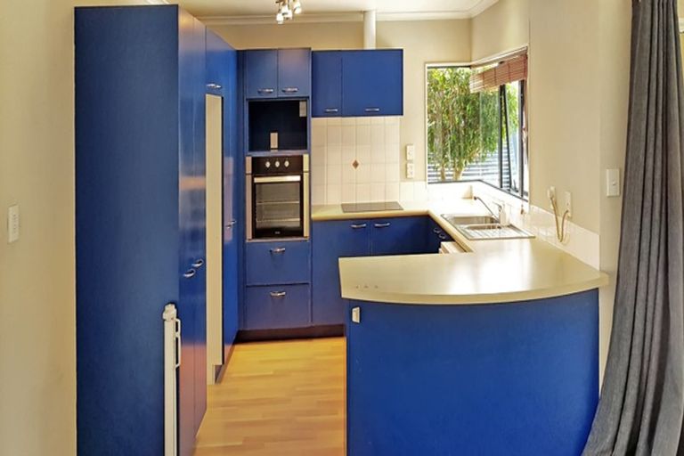 Photo of property in 15 Ashland Place, Weymouth, Auckland, 2103